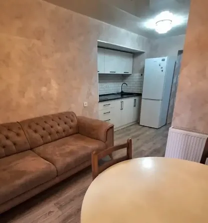 იყიდება 2 ოთახიანი ბინას 41მ² 2/8 სართ თბილისი