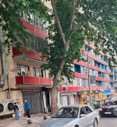 იყიდება 2 ოთახიანი ბინას 41მ² 2/8 სართ თბილისი