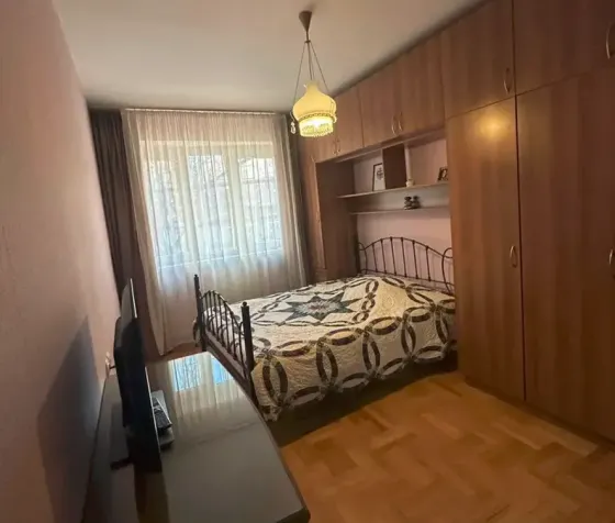 იყიდება 5 ოთახიანი ბინას 142მ² 1/9 სართ თბილისი