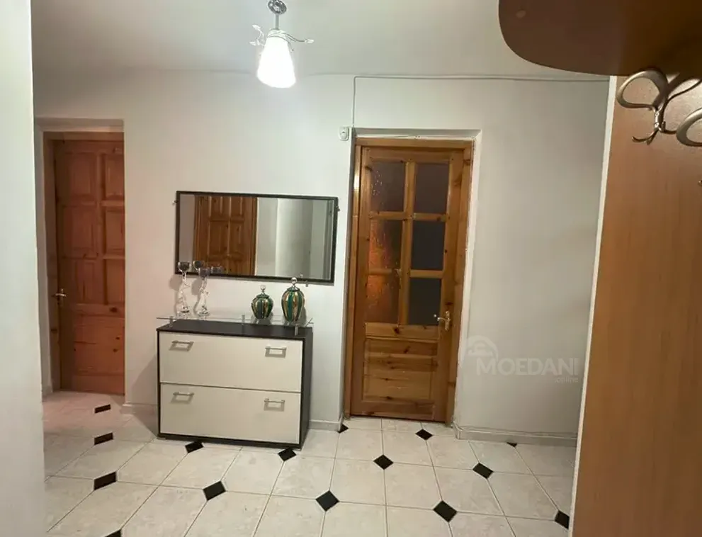 Продам 5-комн. квартиру 142м² 1/9 эт. Тбилиси - изображение 2