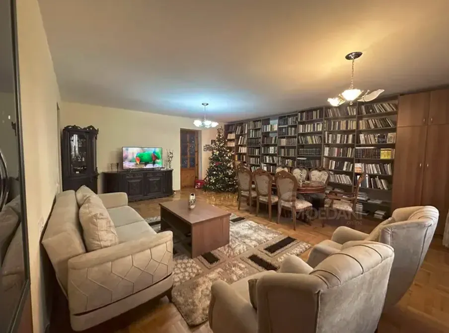 Продам 5-комн. квартиру 142м² 1/9 эт. Тбилиси - изображение 1