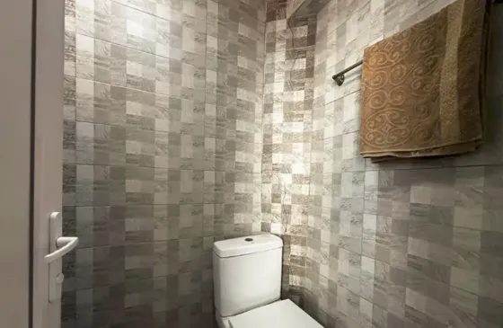 იყიდება 2 ოთახიანი ბინას 40მ² 2/3 სართ თბილისი