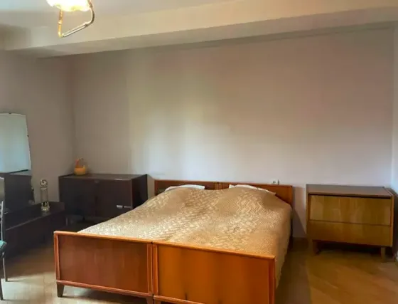 იყიდება 2 ოთახიანი ბინას 79მ² 4/12 სართ თბილისი