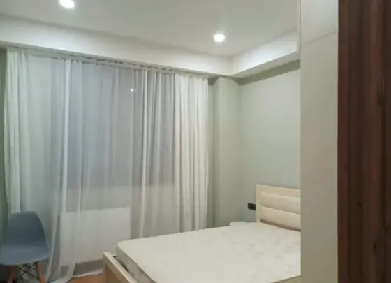 იყიდება 2 ოთახიანი ბინას 43მ² 2/5 სართ თბილისი