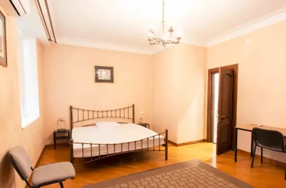 იყიდება 6 ოთახიანი ბინას 364მ² 12/12 სართ თბილისი