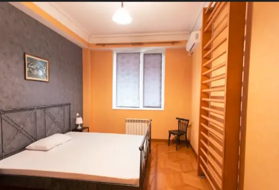 იყიდება 6 ოთახიანი ბინას 364მ² 12/12 სართ თბილისი