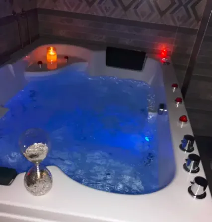 Сдам 3-комн. квартиру на сутки в Тбилиси  110м² 15/23 эт. Тбилиси