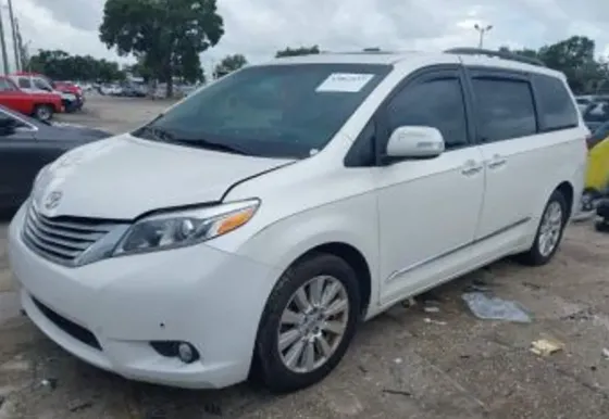 Toyota Sienna 3.5L 2017 Тбилиси