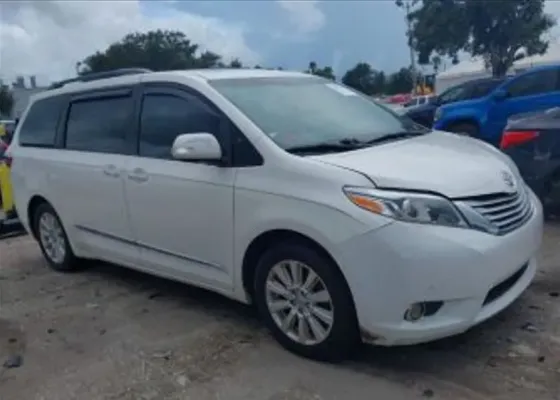 Toyota Sienna 3.5L 2017 Тбилиси