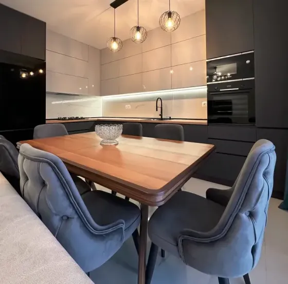 Сдам 3-комн. квартиру на сутки в Тбилиси  120м² 10/28 эт. Тбилиси