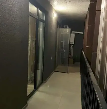 იყიდება 3 ოთახიანი ბინას 80მ² 5/14 სართ თბილისი