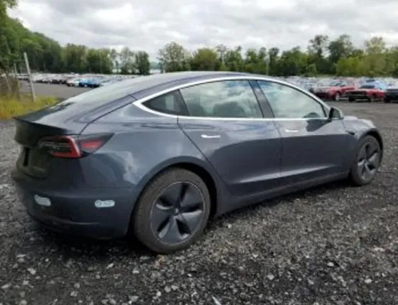 Tesla Model 3 2019 Тбилиси
