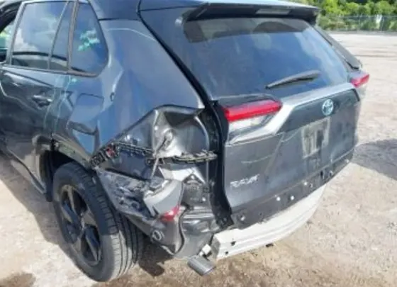 Toyota RAV4 2.5L 2021 Тбилиси