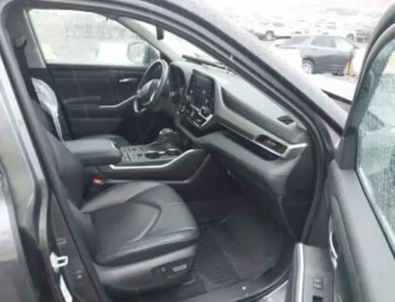 Toyota Highlander 3.5L 2022 თბილისი