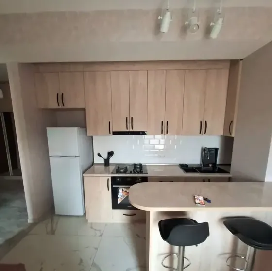 Сдам 3-комн. квартиру 80м² 3/12 эт. Тбилиси