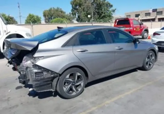 Hyundai Elantra 2022 თბილისი