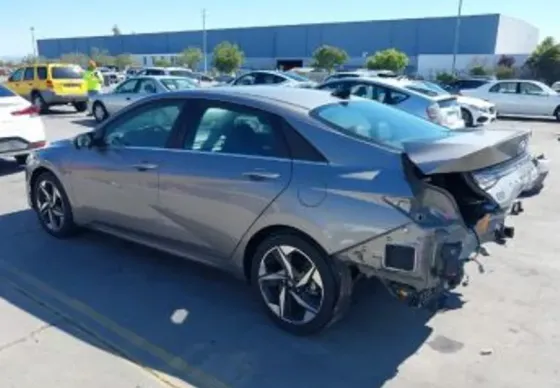 Hyundai Elantra 2022 თბილისი