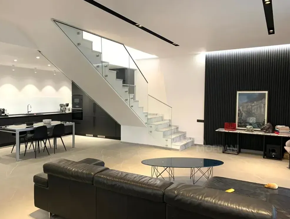 Продам 4-комн. квартиру 327м² 2/6 эт. Тбилиси - изображение 1