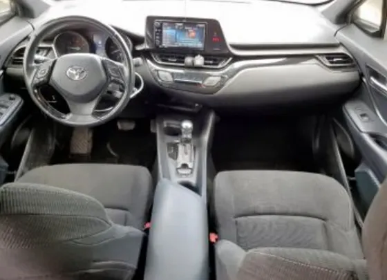 Toyota C-HR 2L 2018 Тбилиси