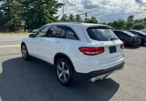Mercedes GLC 2L 2016 Тбилиси