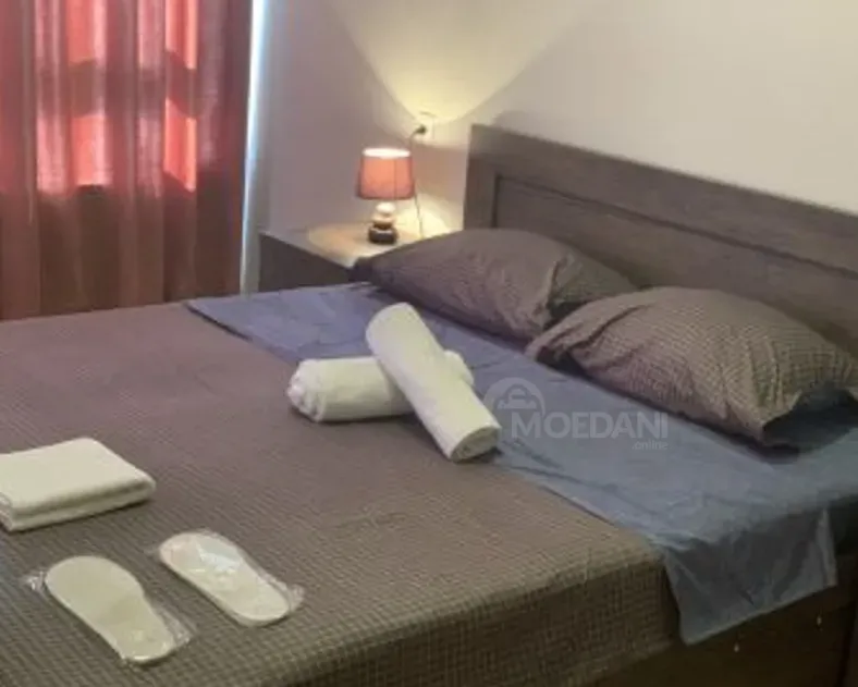 Сдам 2-комн. квартиру на сутки в Тбилиси  50м² 6/10 эт. Тбилиси - изображение 1