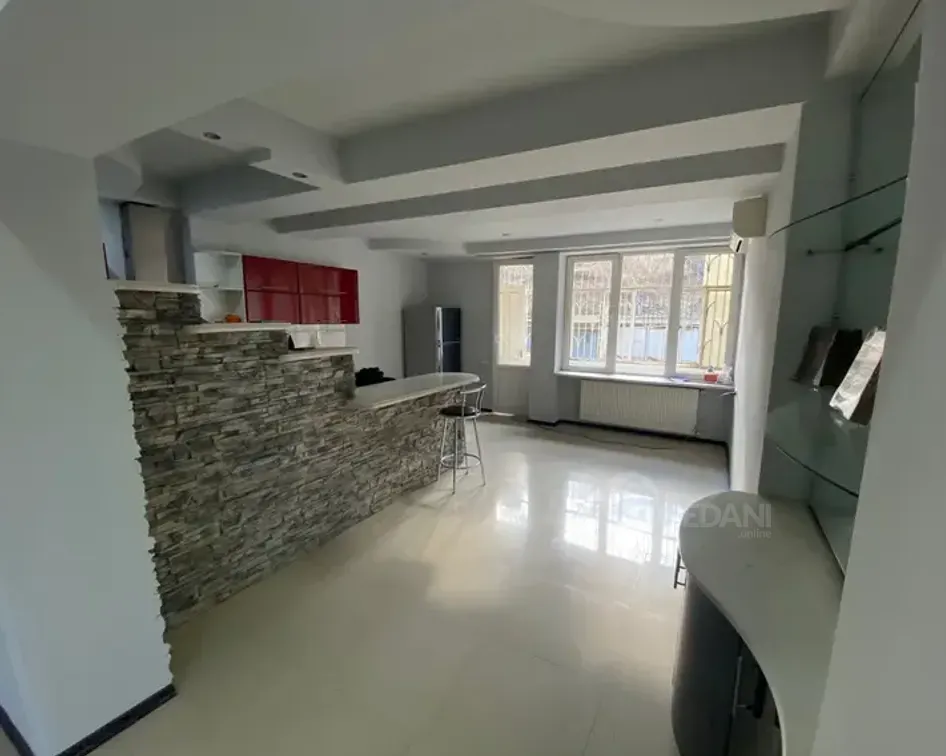 Продам 3-комн. квартиру 103м² 1/5 эт. Тбилиси - изображение 3