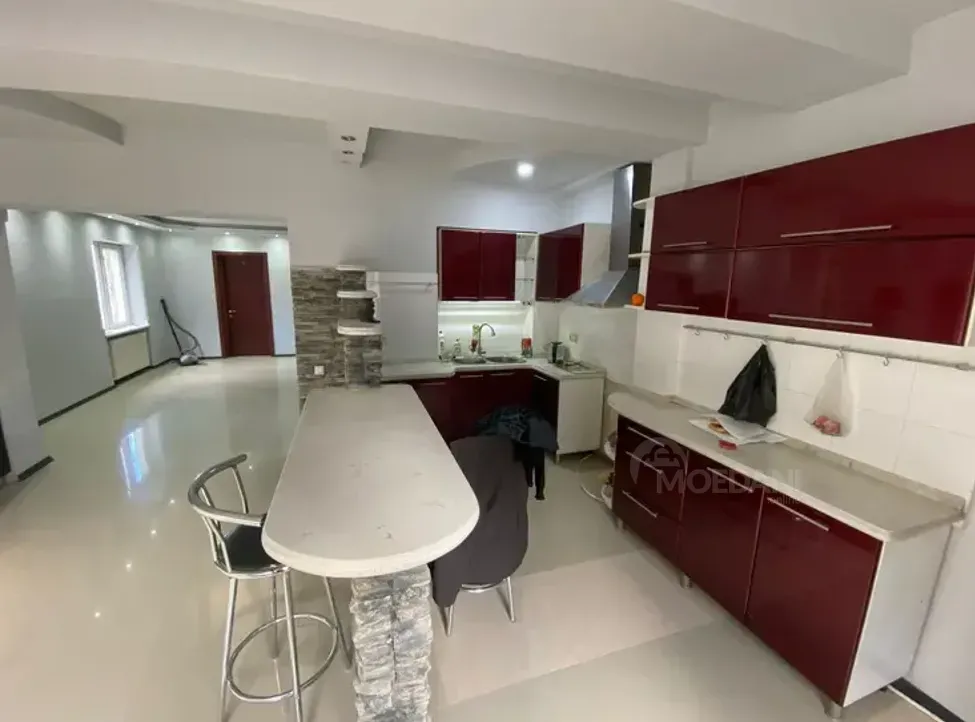 Продам 3-комн. квартиру 103м² 1/5 эт. Тбилиси - изображение 1