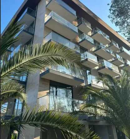 იყიდება 2 ოთახიანი ბინას 63.5მ² 6/6 სართ ოზურგეთი