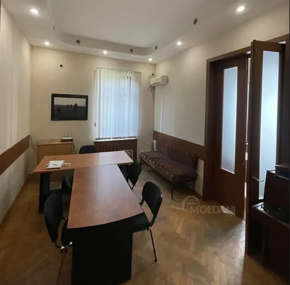 Ქირავდება უნივერსალური კომერციული ფართი ვაკეში თბილისი - photo 2