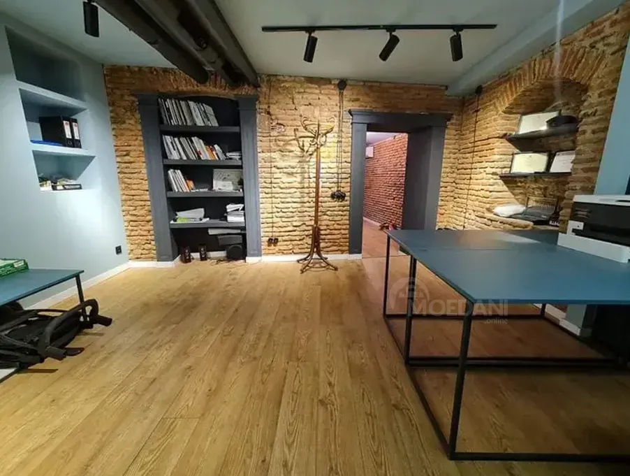 Ქირავდება საოფისე კომერციული ფართი მთაწმინდაზე თბილისი - photo 1