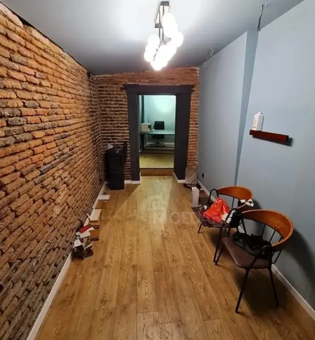 Ქირავდება საოფისე კომერციული ფართი მთაწმინდაზე თბილისი - photo 2