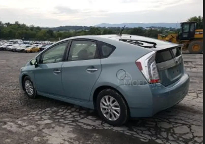 Toyota Prius 1.8L 2014 Тбилиси - изображение 4