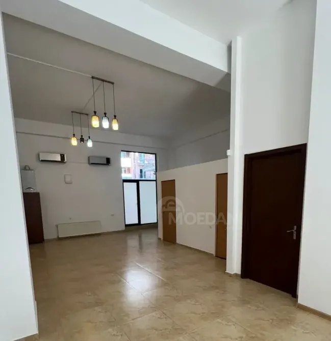 Ქირავდება უნივერსალური კომერციული ფართი საბურთალოზე თბილისი - photo 4