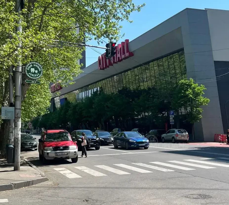 Ქირავდება უნივერსალური კომერციული ფართი საბურთალოზე თბილისი - photo 16