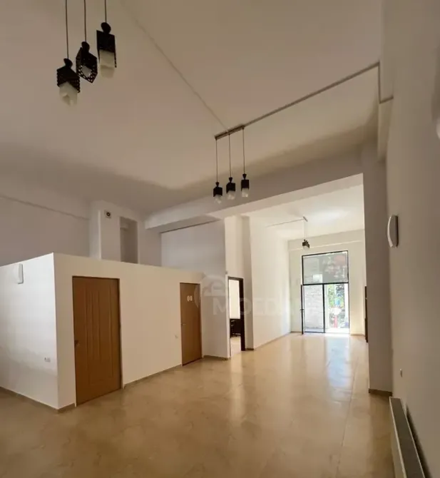 Ქირავდება უნივერსალური კომერციული ფართი საბურთალოზე თბილისი - photo 7