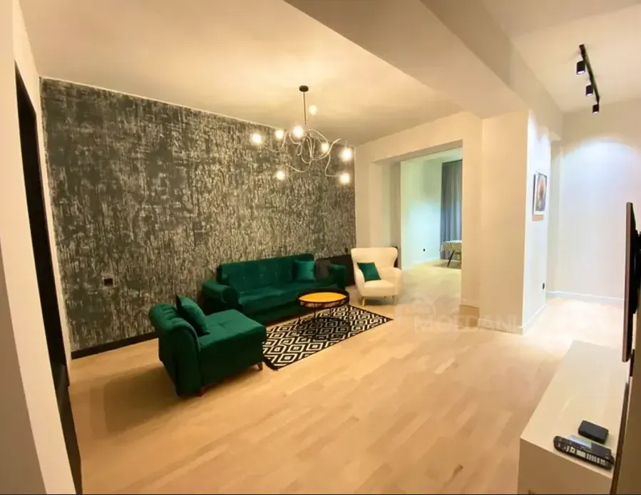 Сдам 4-комн. квартиру 85м² 3/5 эт. Тбилиси - изображение 1