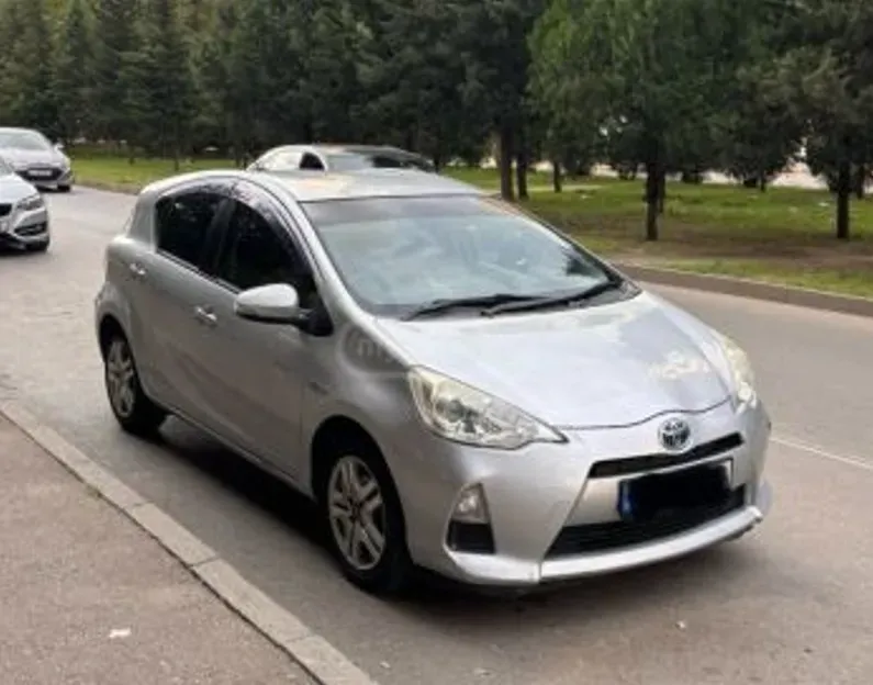 Toyota Aqua 0.1L 2012 Тбилиси - изображение 4