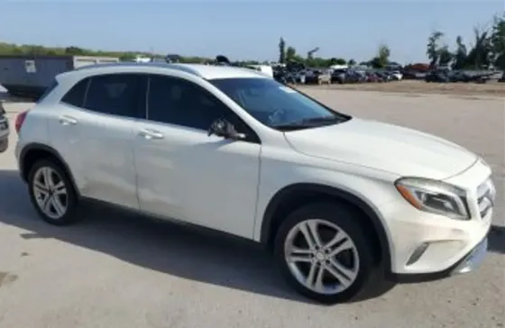 Mercedes GLA 0.2L 2015 Тбилиси
