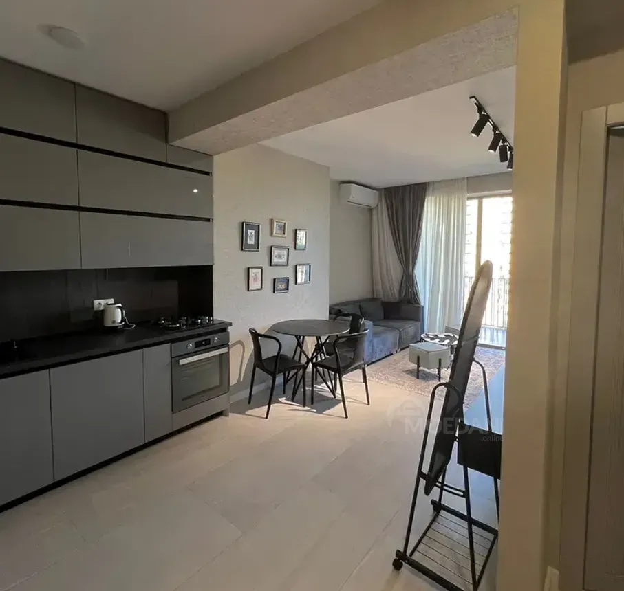 ქირავდება 2 ოთახიანი ბინა 65მ² 18/22 სართ თბილისი - photo 2