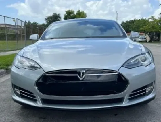 Tesla Model S 2012 Тбилиси