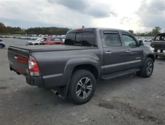 Toyota Tacoma 4L 2014 Тбилиси