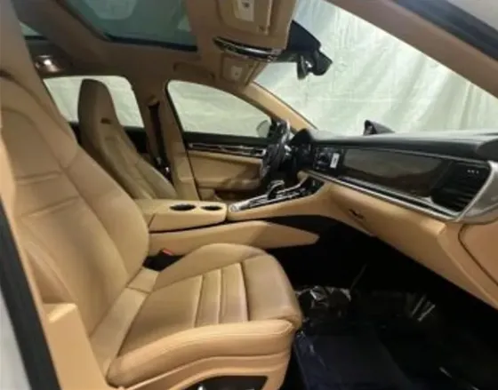 Porsche Panamera 2018 Тбилиси