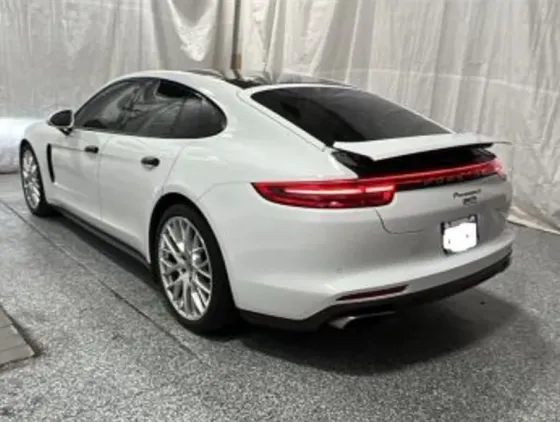 Porsche Panamera 2018 Тбилиси