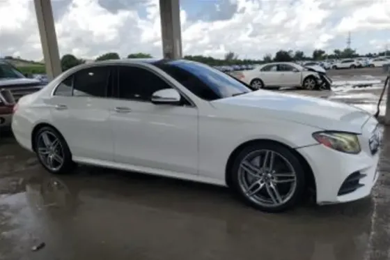 Mercedes E 2L 2019 თბილისი