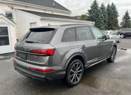 Audi Q7 2022 Тбилиси
