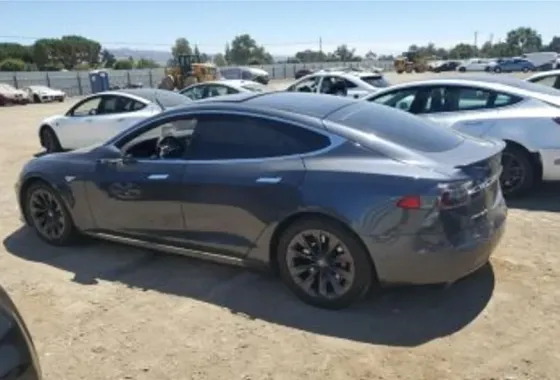Tesla Model S 2016 Тбилиси