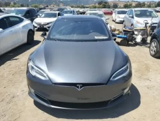 Tesla Model S 2016 Тбилиси