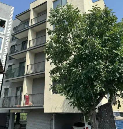 იყიდება 2 ოთახიანი ბინას 62მ² 5/5 სართ თბილისი