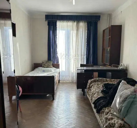 იყიდება 3 ოთახიანი ბინას 72მ² 4/8 სართ თბილისი