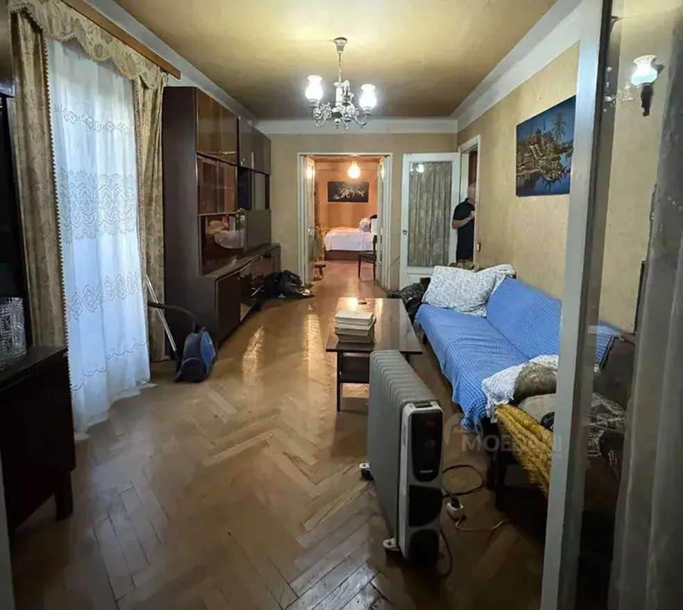 იყიდება 3 ოთახიანი ბინას 72მ² 4/8 სართ თბილისი - photo 1